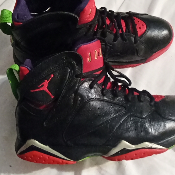 Air Jordan Tennis Shoes - Picture 7 of 8